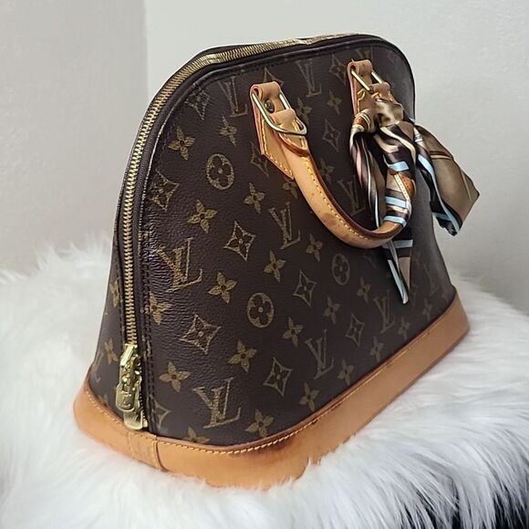 💯Authentic Louis Vuitton Alma Handbag🍀 - Picture 9 of 16